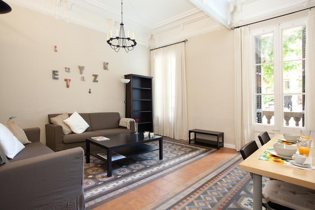 Modernist Apartment Барселона Стая снимка