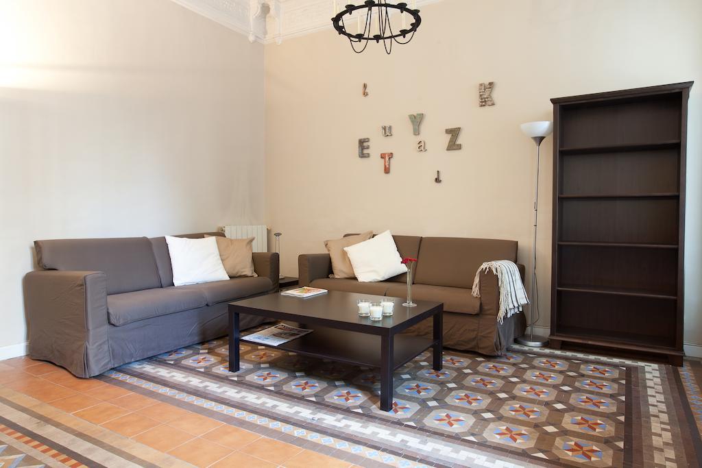 Modernist Apartment Барселона Стая снимка