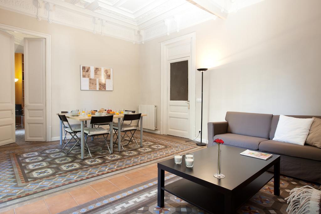 Modernist Apartment Барселона Стая снимка