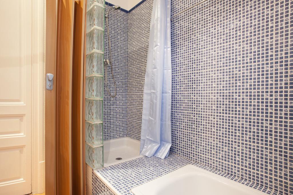 Modernist Apartment Барселона Стая снимка
